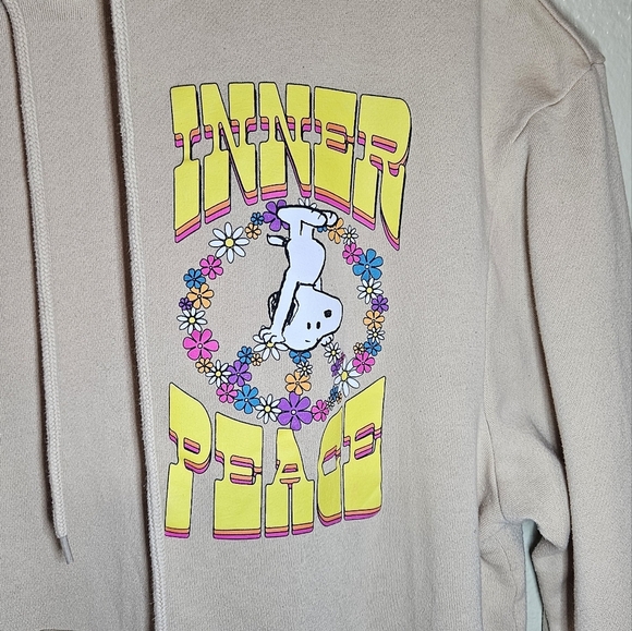 Peanuts Tan Boxy Graphic Sweatshirt - Picture 5 of 14